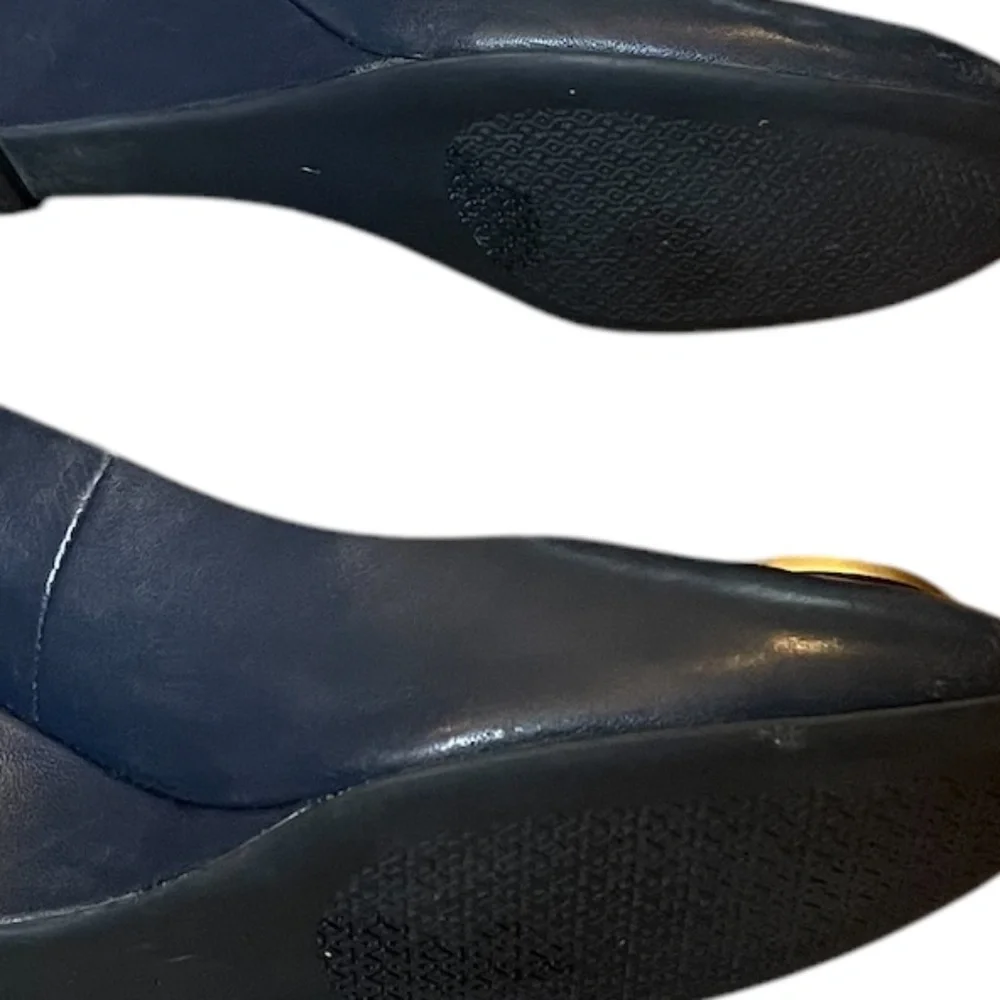 Tory Burch Chelsea Leather Navy Block Heels Women's Shoes Gold Medallion Size‎ 7